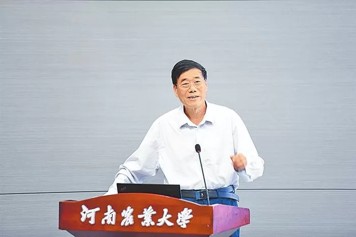 推动前沿农业科技走出实验室、走进养殖场户
