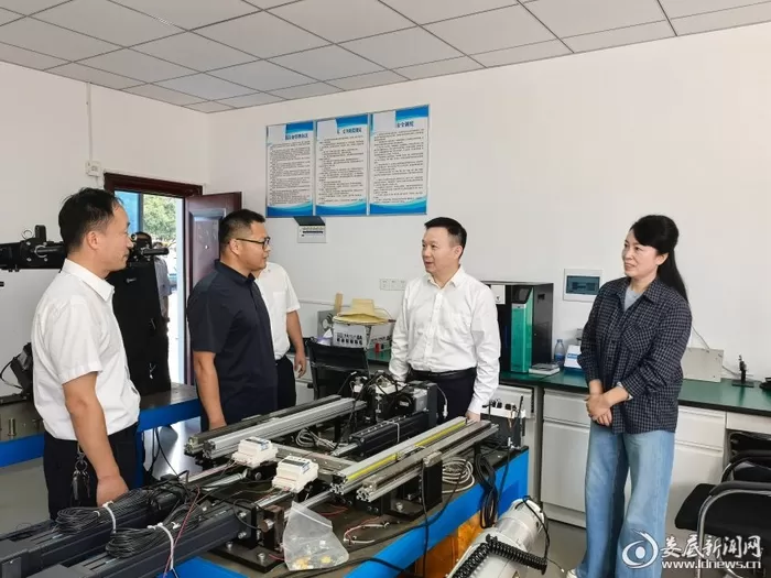 何朝晖赴湖南农业大学对接科创资源